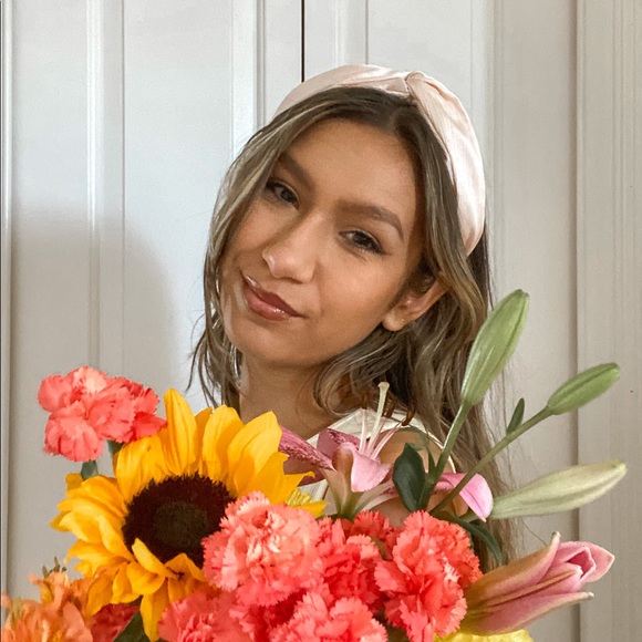 Meet your Posher, Olivia - Picture 1 of 1